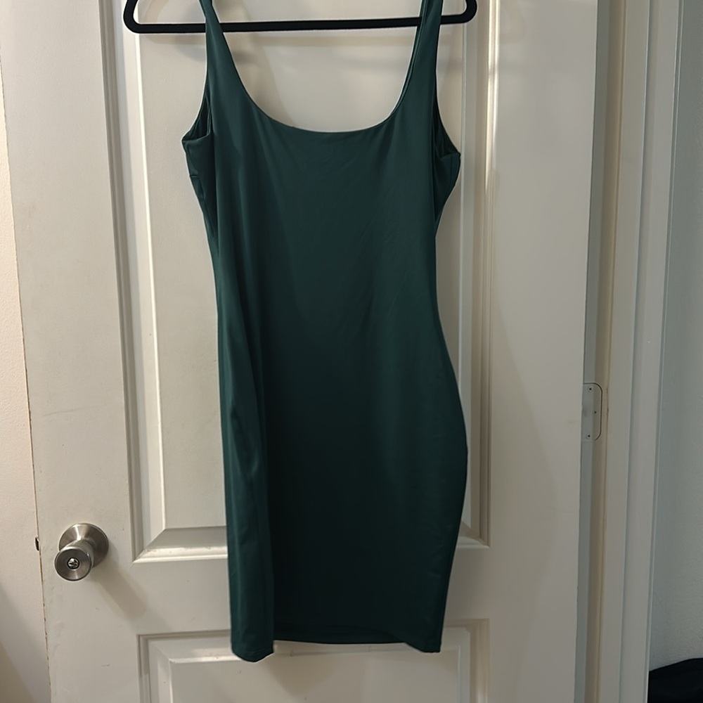 Bebe green dress - Picture 3 of 3